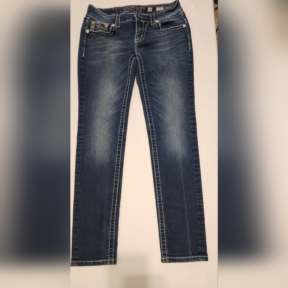 Miss Me Jean's - Picture 5 of 7